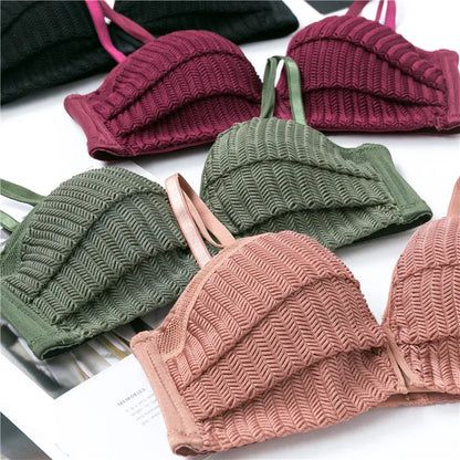 Factory Wholesale Triangle Cup Breathable Lace Wire Free Bra and Brief Set Women Underwear Set