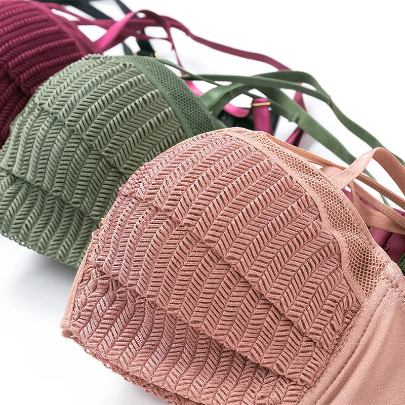 Factory Wholesale Triangle Cup Breathable Lace Wire Free Bra and Brief Set Women Underwear Set