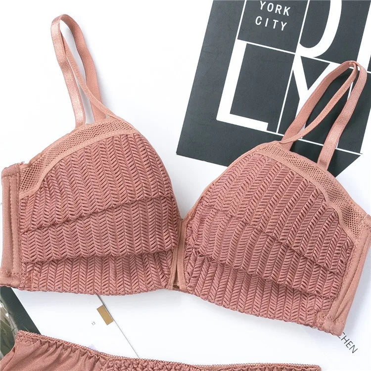 Factory Wholesale Triangle Cup Breathable Lace Wire Free Bra and Brief Set Women Underwear Set